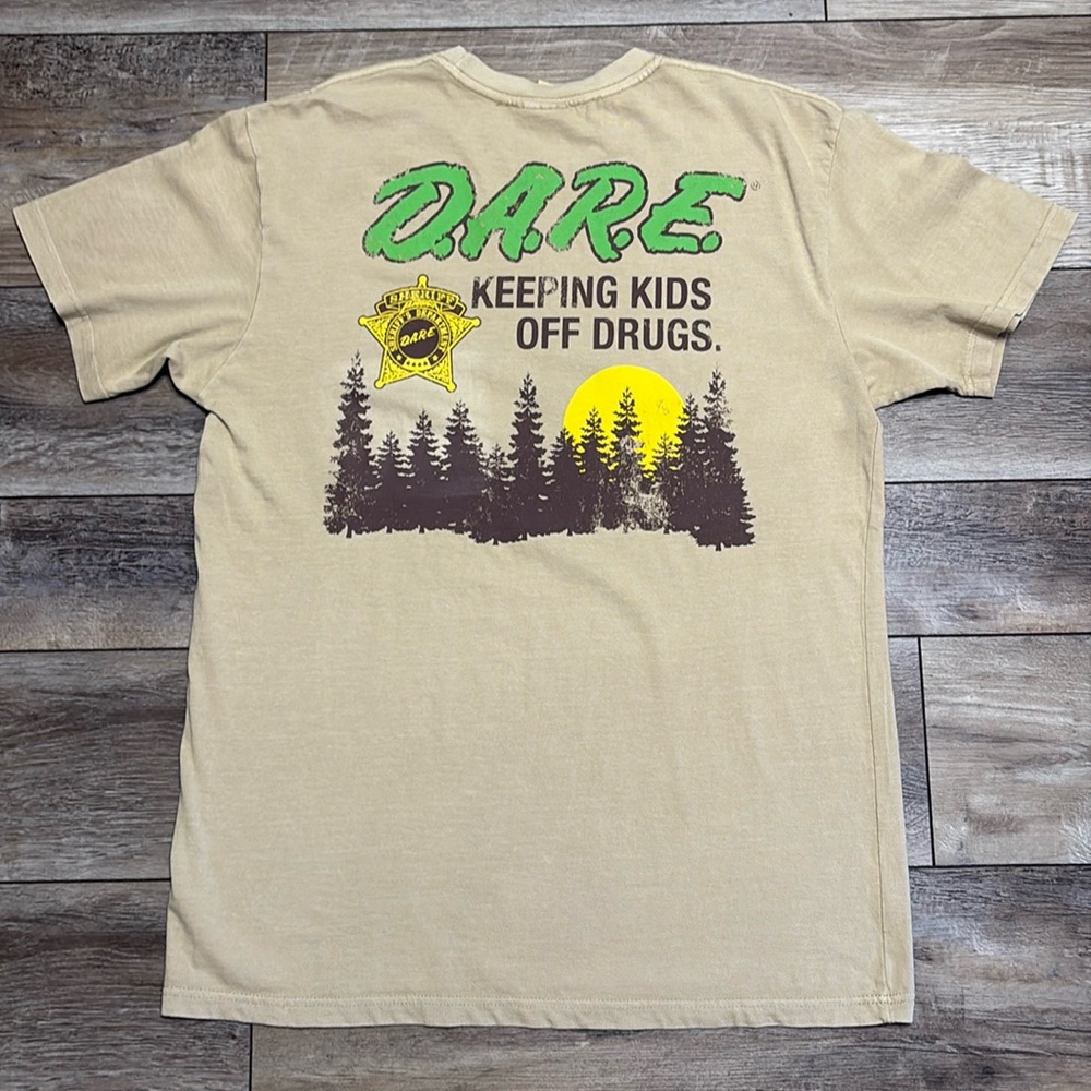 NWOT D.A.R.E. Keeping Kids Off Drugs Sheriff T Shirt Large Tan